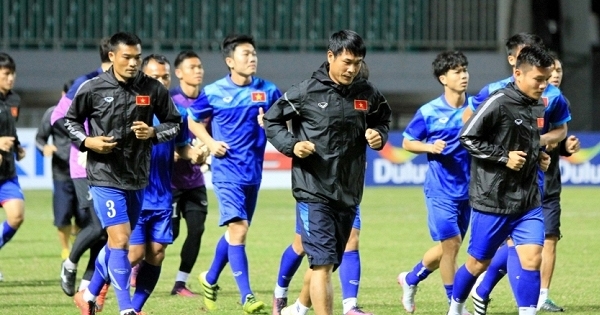 ‘VFF và HLV Hữu Thắng làm tổng kết AFF Cup chưa hợp lý’