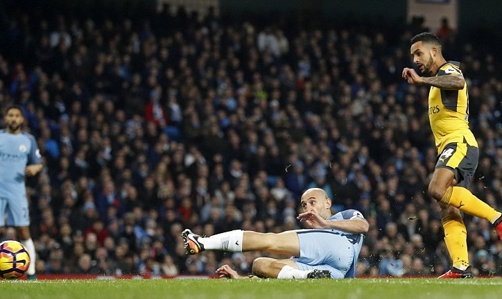 Ngược dòng ngoạn mục, Man City đánh bại Arsenal
