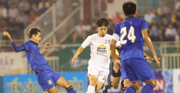 Tin bóng đá VN 21/12: Hai đội vào bán kết U21 Quốc tế