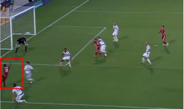 VIDEO: Đã mắt với pha qua người, kiến tạo bằng cú rabona tuyệt đỉnh