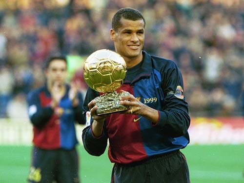 VIDEO: Tinh hoa của 'cái chân trái ma thuật' Rivaldo trong màu áo Barca