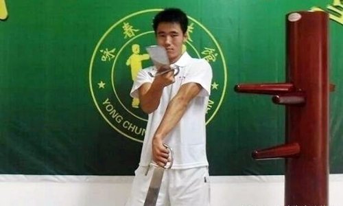 Võ sư Vịnh Xuân bị khai trừ thẳng tay vì đánh con gái
