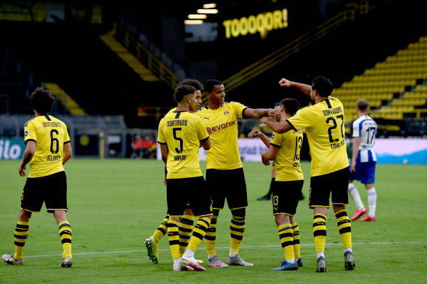 Dortmund nhẹ nhàng hạ 'ngựa ô' trong ngày vắng Haaland
