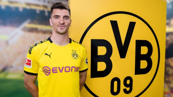 CHÍNH THỨC: Mục tiêu MU cập bến Dortmund