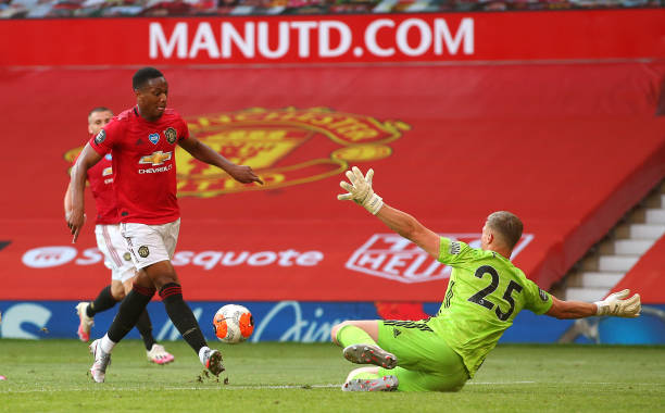 Kết quả Ngoại hạng Anh vòng 31 (25/6): MU áp sát top 4