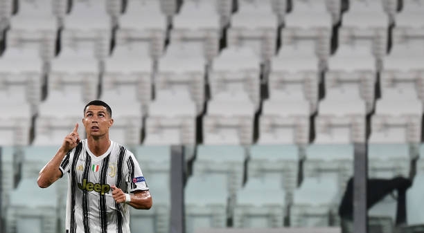 Ronaldo lập hàng loạt kỉ lục trong ngày Juventus gục ngã