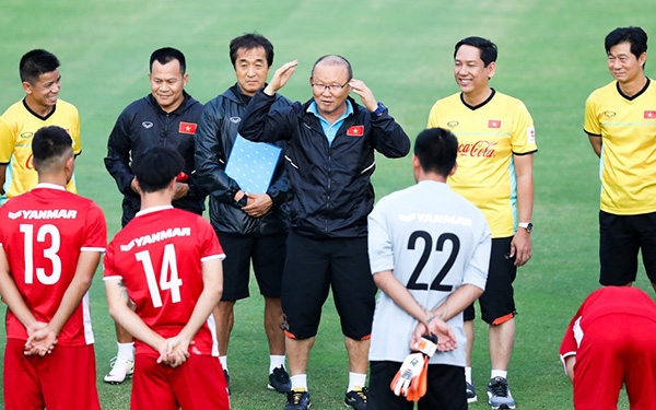 Thân thế bí ẩn về 'Maradona Việt Nam' làm việc dưới trướng HLV Park