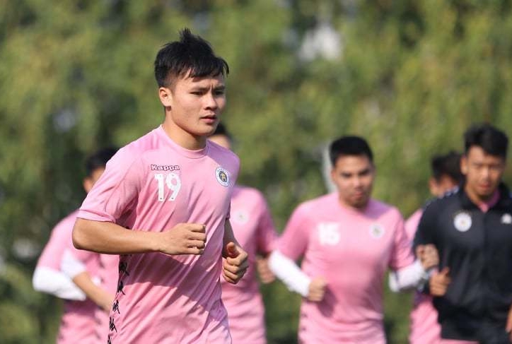 Quang Hải lại dính chấn thương trong buổi tập của Hà Nội