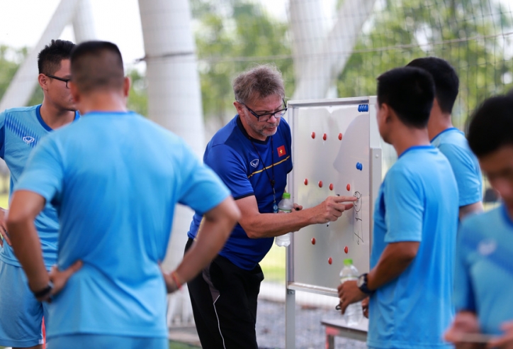 HLV Troussier hài lòng về các cầu thủ U19 Việt Nam