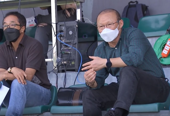 VIDEO: HLV Park xem giò dàn sao trẻ của Viettel và Hà Nội