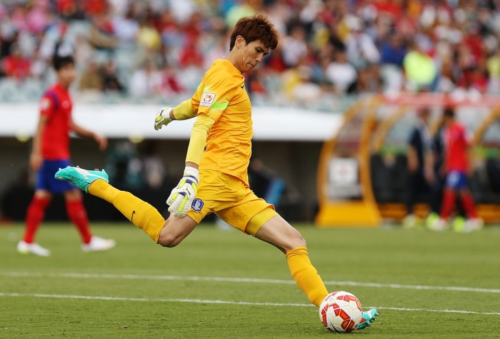 VIDEO: Đẳng cấp của Kim Jin Hyeon - đối thủ của Văn Lâm tại Cerezo Osaka
