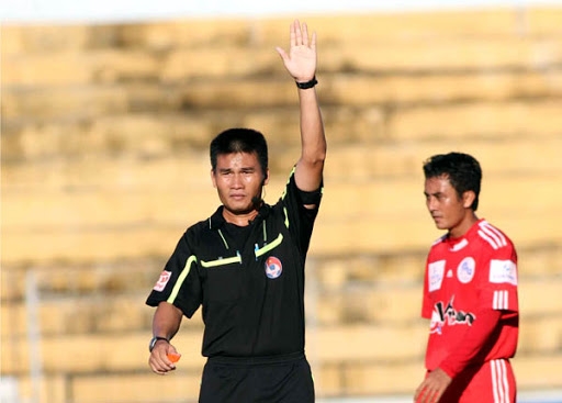 Cựu trọng tài FIFA Việt Nam bị loại vì không đủ thể lực