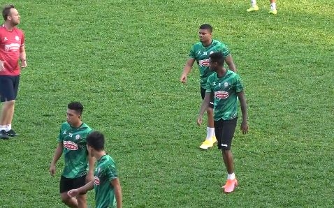 VIDEO: Ngoại binh bí ẩn của TP HCM ra mắt trong buổi tập tân xuân