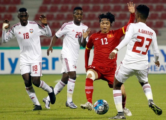 VIDEO: Tuấn Anh dùng kỹ thuật của Iniesta ghi siêu phẩm vào lưới UAE