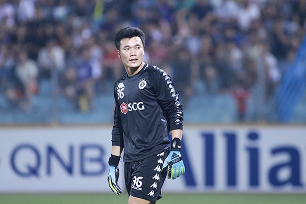 Thủ môn Tiến Dũng tiết lộ tương lai với Hà Nội FC