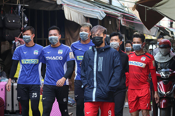 Virus Corona và nỗi khổ của các đội bóng V-League