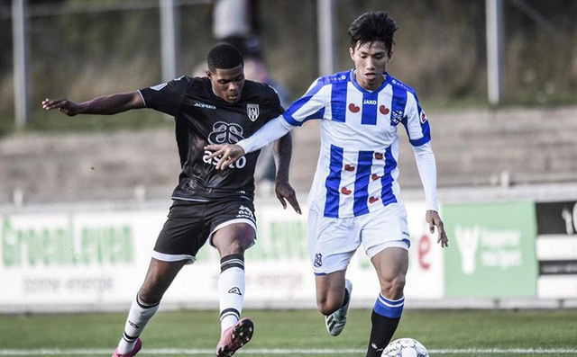 Văn Hậu và các đồng đội bị phê bình sau trận thắng của Jong Heerenveen