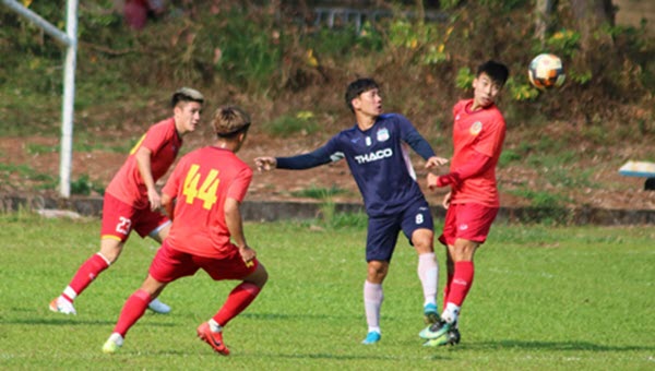 Minh Vương dẫn dắt đàn em thắng dễ trận giao hữu mùa dịch