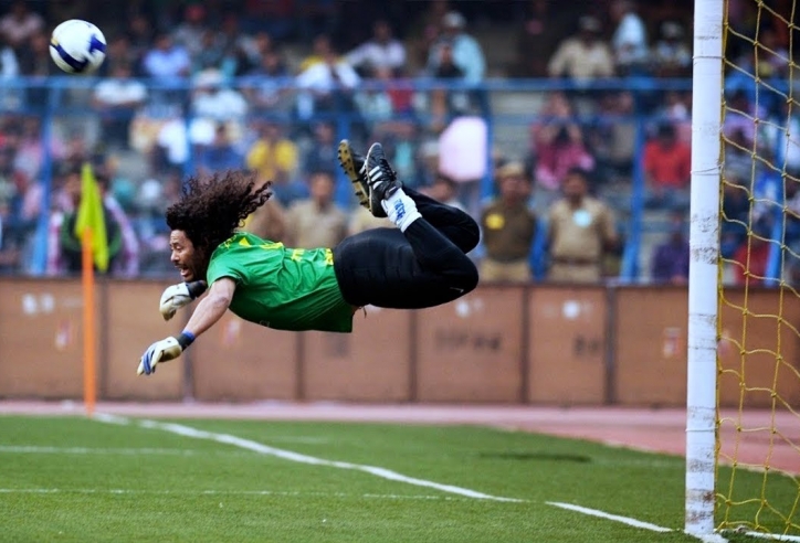 VIDEO: Rene Higuita - Thủ môn điên nhất thế giới