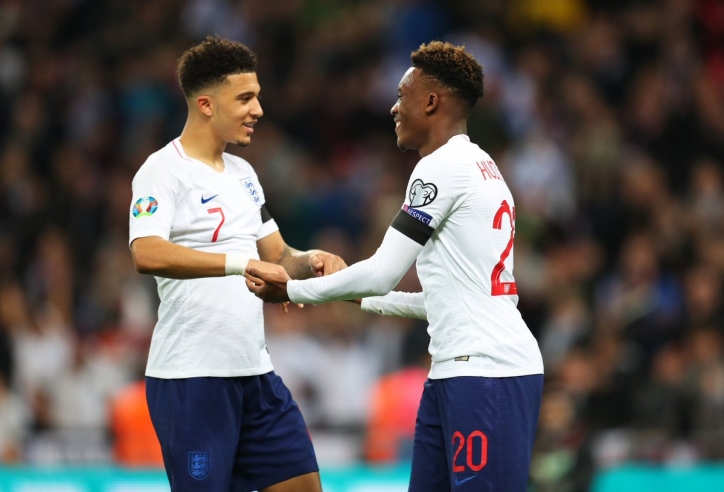 Sao trẻ Chelsea phá vỡ kỷ lục tồn tại 64 năm trên tuyển Anh