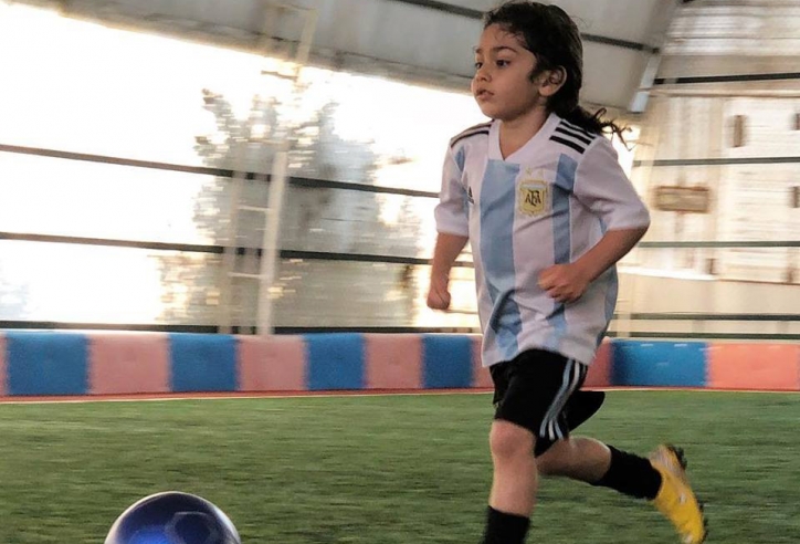 VIDEO: Tiểu Messi đụng độ tiểu Ramos và cái kết