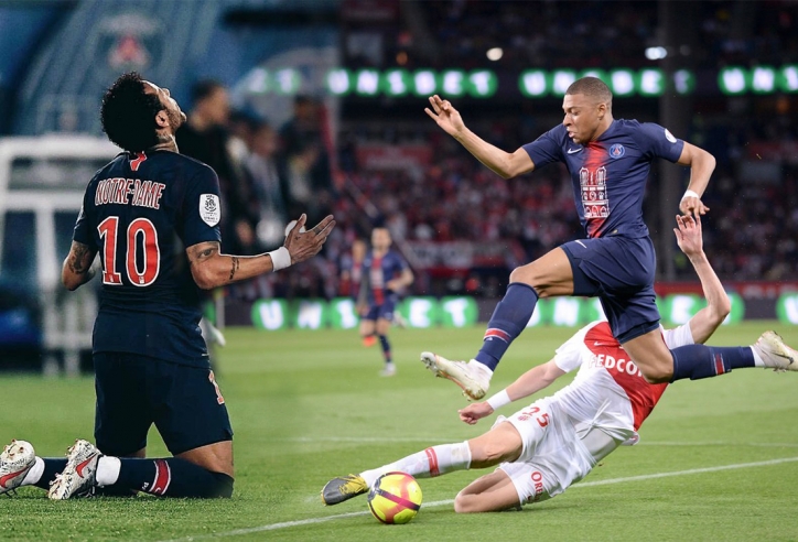 Vô địch Ligue 1, dàn sao PSG 'quẩy' tung phòng thay đồ 