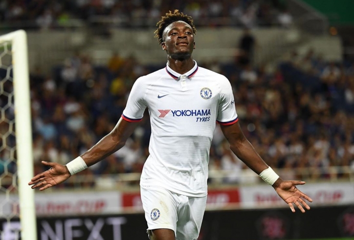 Abraham lập hat-trick, Chelsea đại thắng Wolves