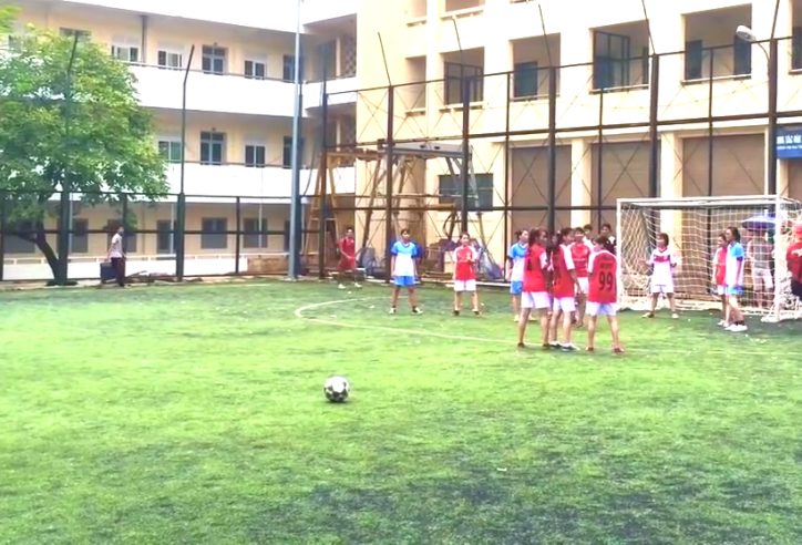 VIDEO: Siêu phẩm đá phạt của nữ sinh viên Hà Nội