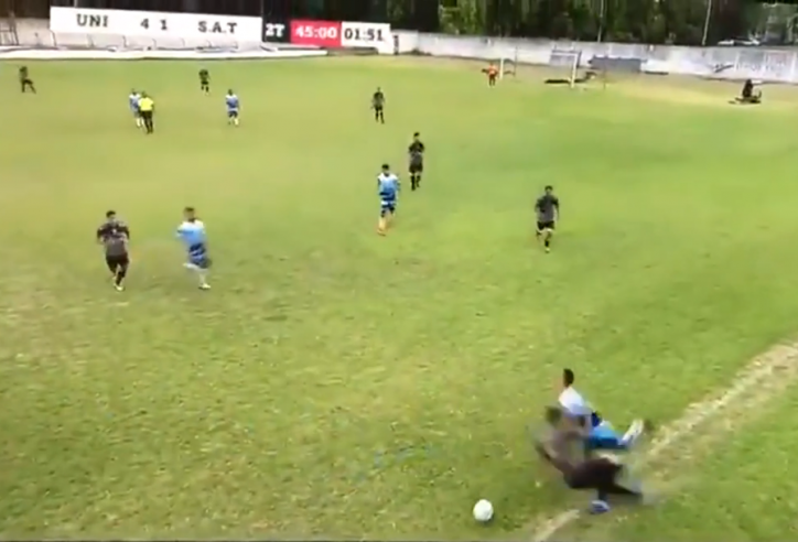 VIDEO: Hỗn chiến ghê rợn sau pha vào bóng đậm chất 'đồ tể'
