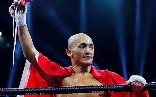 'Đệ nhất Thiếu Lâm' dùng Vịnh Xuân Quyền đánh gục đối thủ 3 lần trong 20 giây