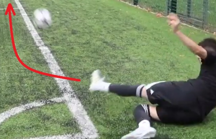 VIDEO: Lập siêu phẩm góc 0 độ trong tư thế nằm