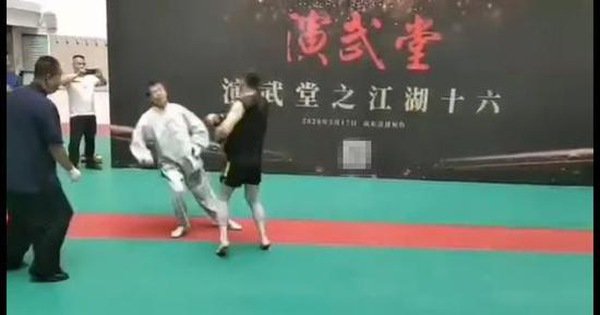 Đại sư già Thái Cực Quyền bị đấm gục 3 lần trong 30 giây