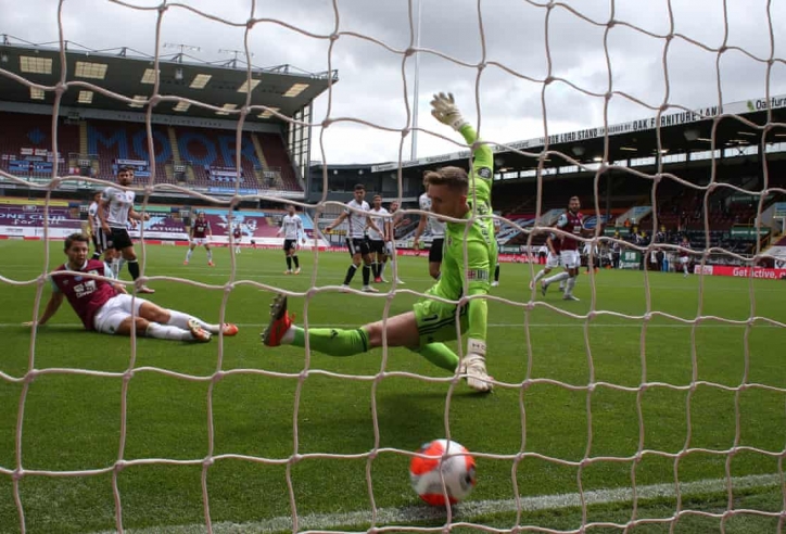 Sheffield giậm chân tại chỗ sau trận hòa Burnley