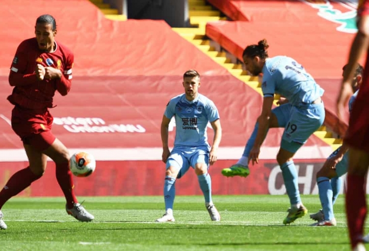 Liverpool đánh rơi chiến thắng ngay trên sân nhà
