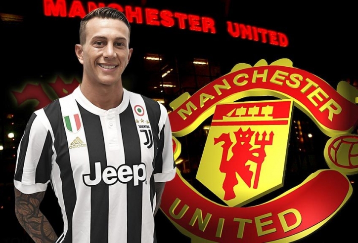 Chuyển nhượng 2/8: 'Đối tác của Ronaldo' trên đường đến MU