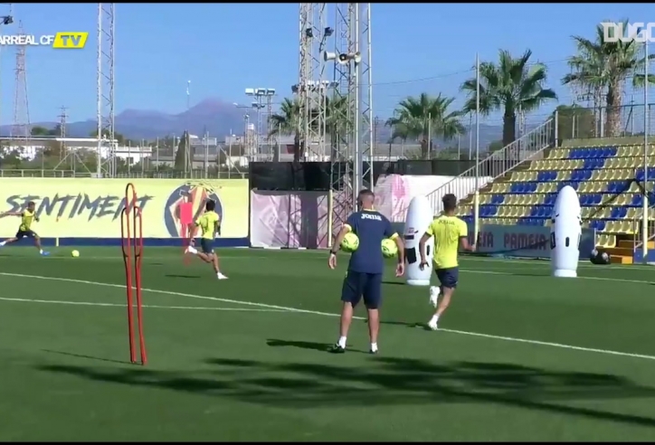 VIDEO: 'Messi Nhật Bản' ghi bàn trên sân tập đội bóng mới