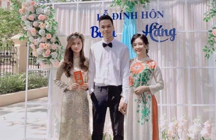 Chim Sẻ Đi Nắng đính hôn với bạn gái xinh đẹp