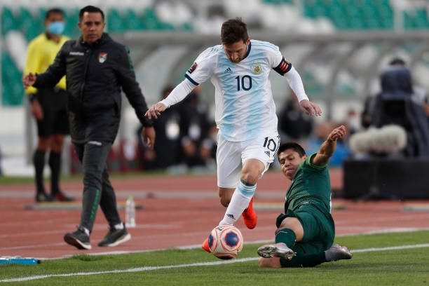 Argentina ngược dòng ở độ cao 3.600 mét