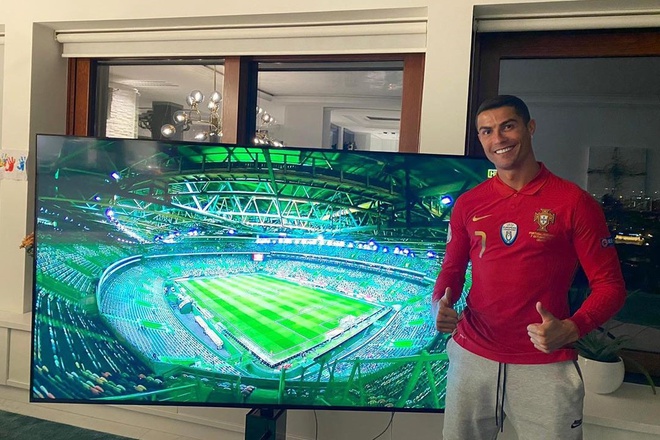Ronaldo sát cánh cùng đồng đội dù đang nhiễm Covid-19