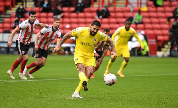 Mitrovic hóa tội đồ, Fulham chia điểm với Sheffield United