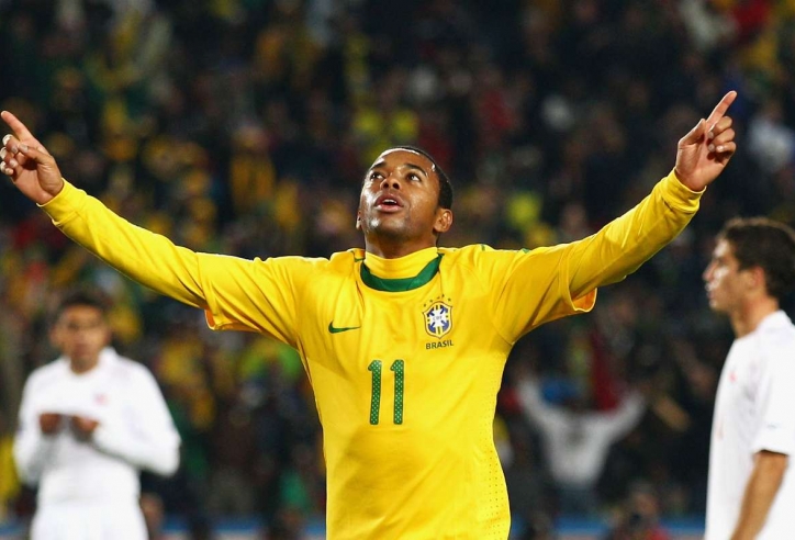 Robinho bị tuyên án 9 năm tù vì tội hiếp dâm