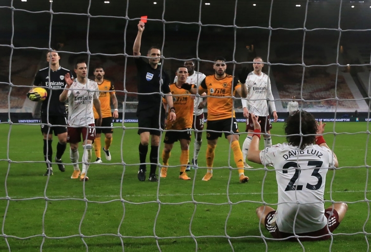 9 người của Arsenal thua đau Wolves