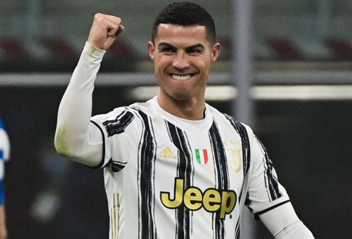 Ronaldo lập kỳ tích chưa từng có trong lịch sử