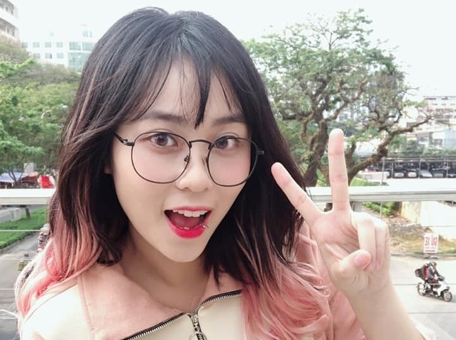 Tròn 25 tuổi, MisThy được tặng bánh sinh nhật 4 triệu