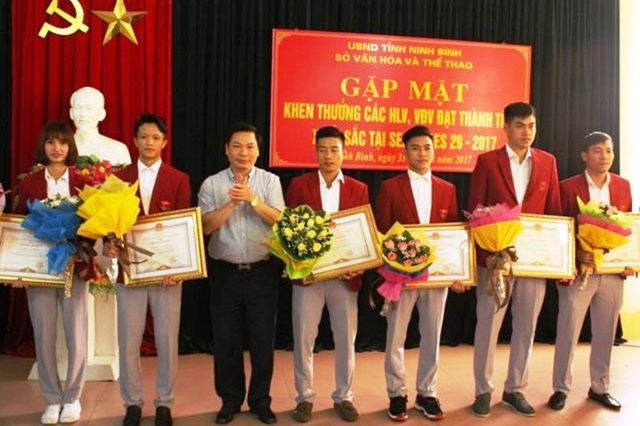 Libero Xuân Thành, chuyền 2 Giang Văn Đức nhận khen thưởng