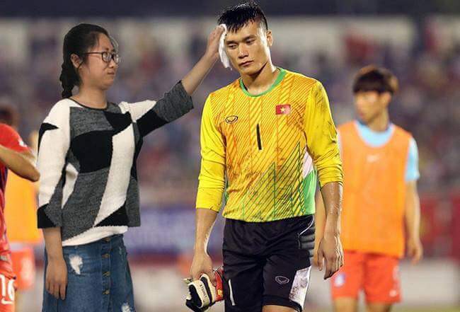 Bùi Tiến Dũng & cuộc cạnh tranh khốc liệt cho vị trí thủ môn
