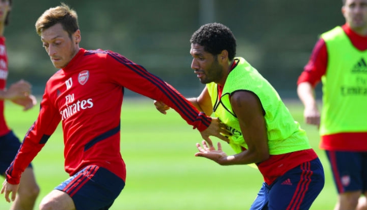 Cách ly cả đội, Arsenal vẫn có cầu thủ ra sân thi đấu