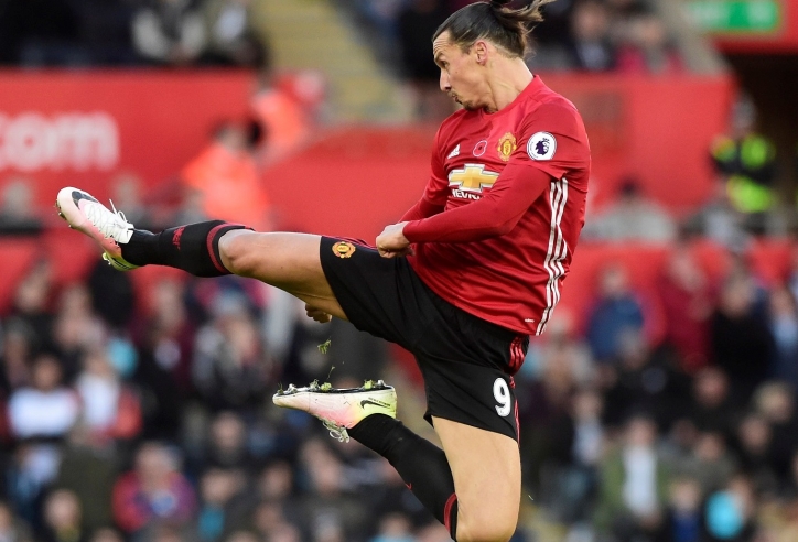 VIDEO: Ibrahimovic và những màn kung fu đỉnh cao trên sân bóng