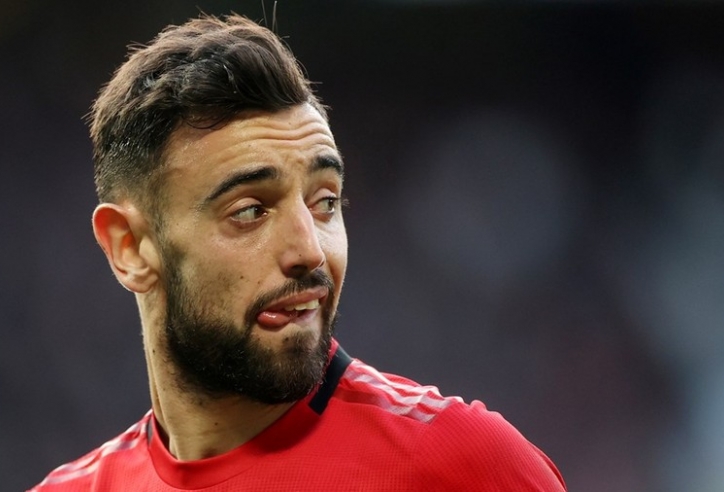 VIDEO: Bruno Fernandes thất bại trước game thủ trong thử thách đá bóng