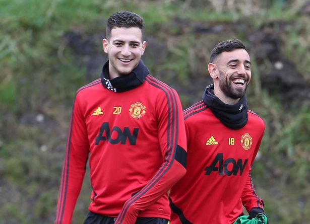 Mourinho âm thầm 'hút máu' đội bóng cũ MU